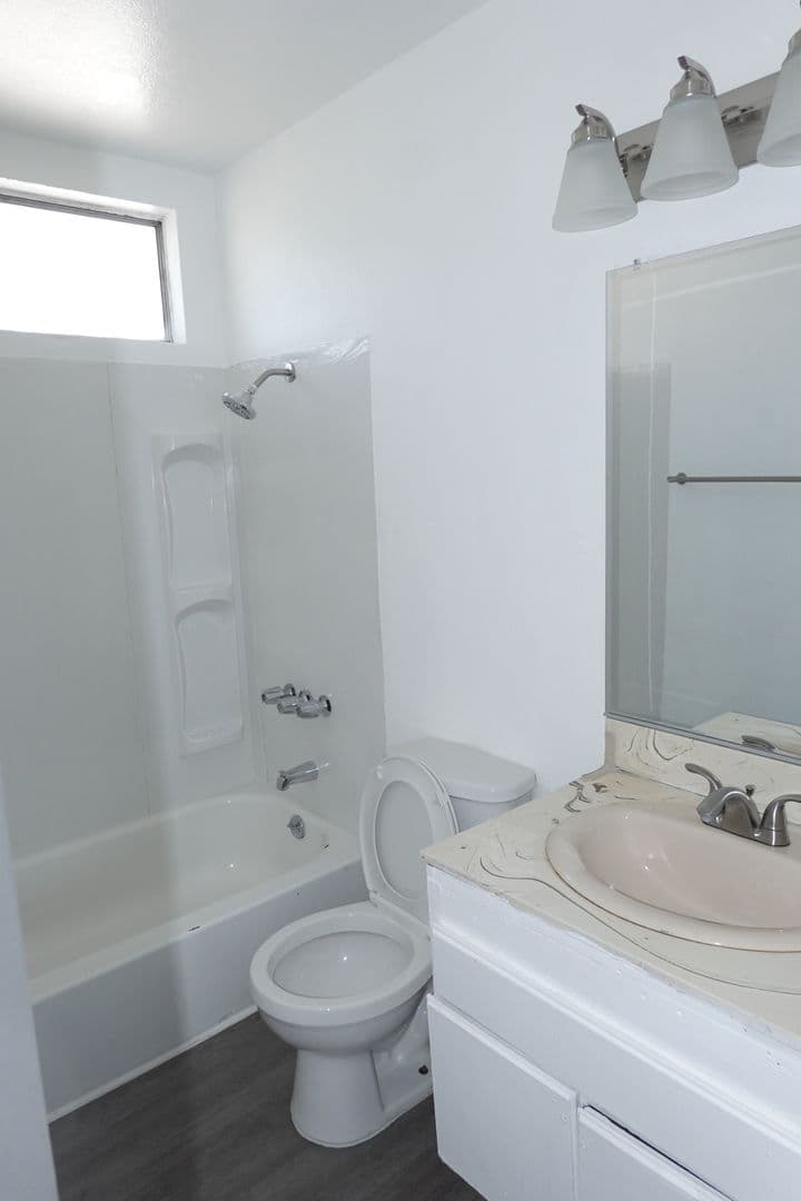 Los Angeles Apartment: 2227 W. Avenue 33