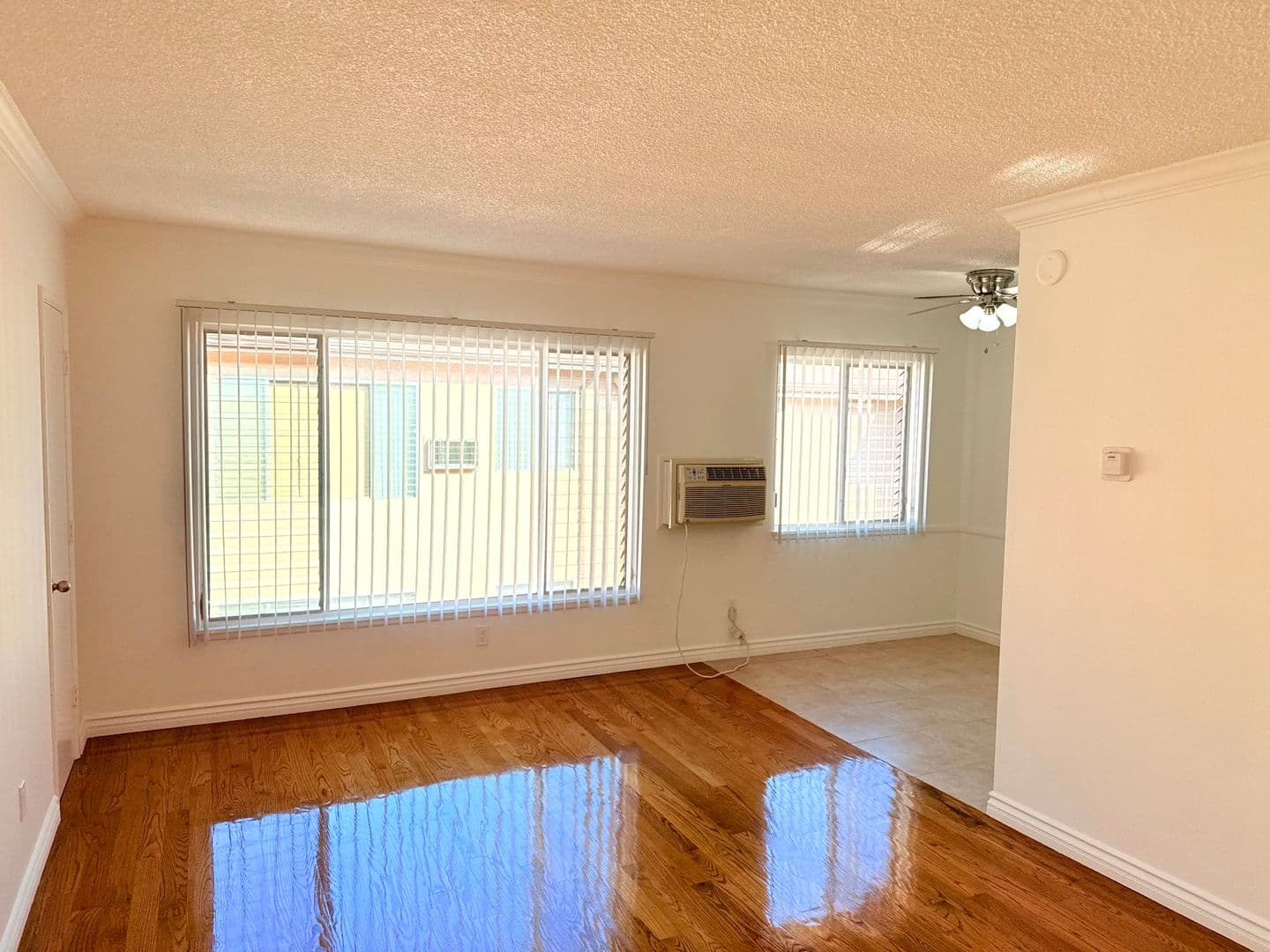 Los Angeles Apartment: 5618 Harold Way