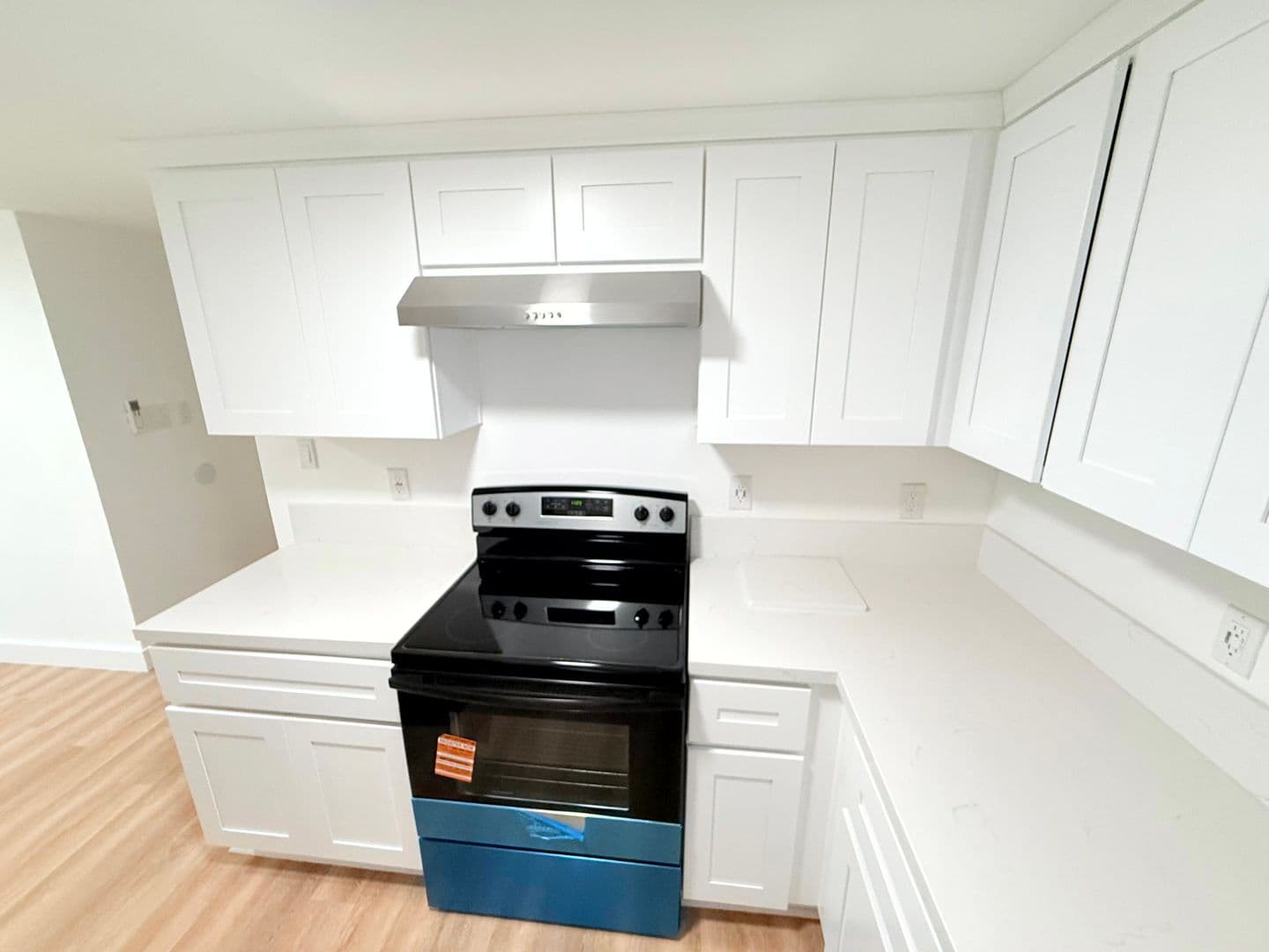 Los Angeles Apartment: 1715 Westmoreland Blvd