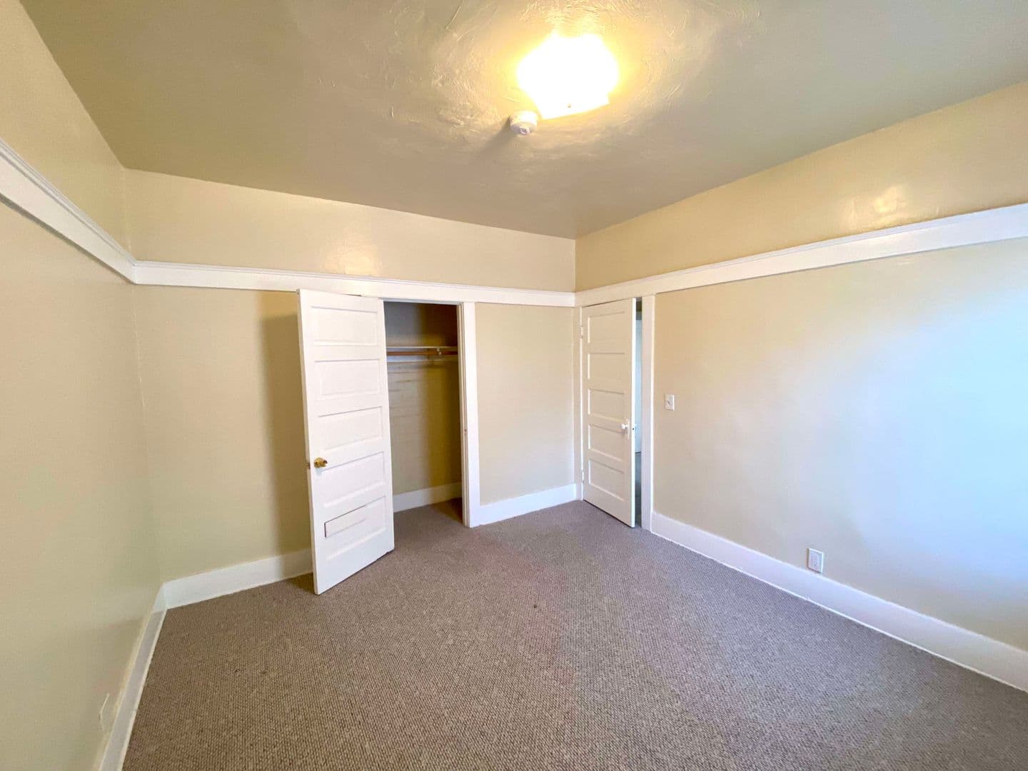Los Angeles House: 1513 W 45th St
