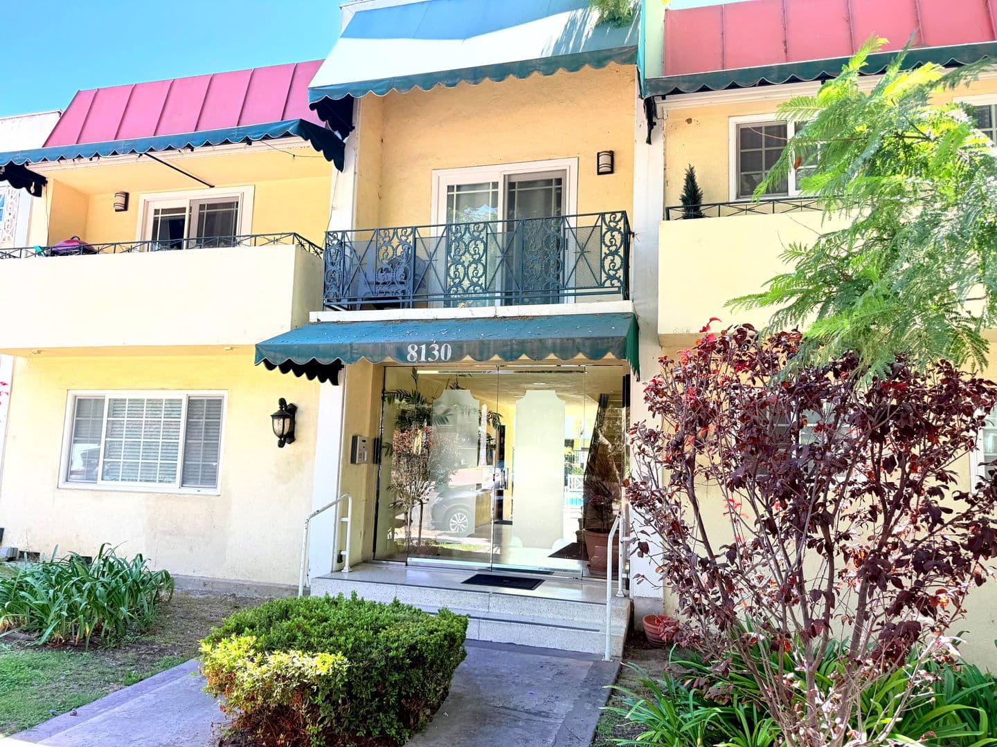 West Hollywood Apartment: 8130 Norton Ave