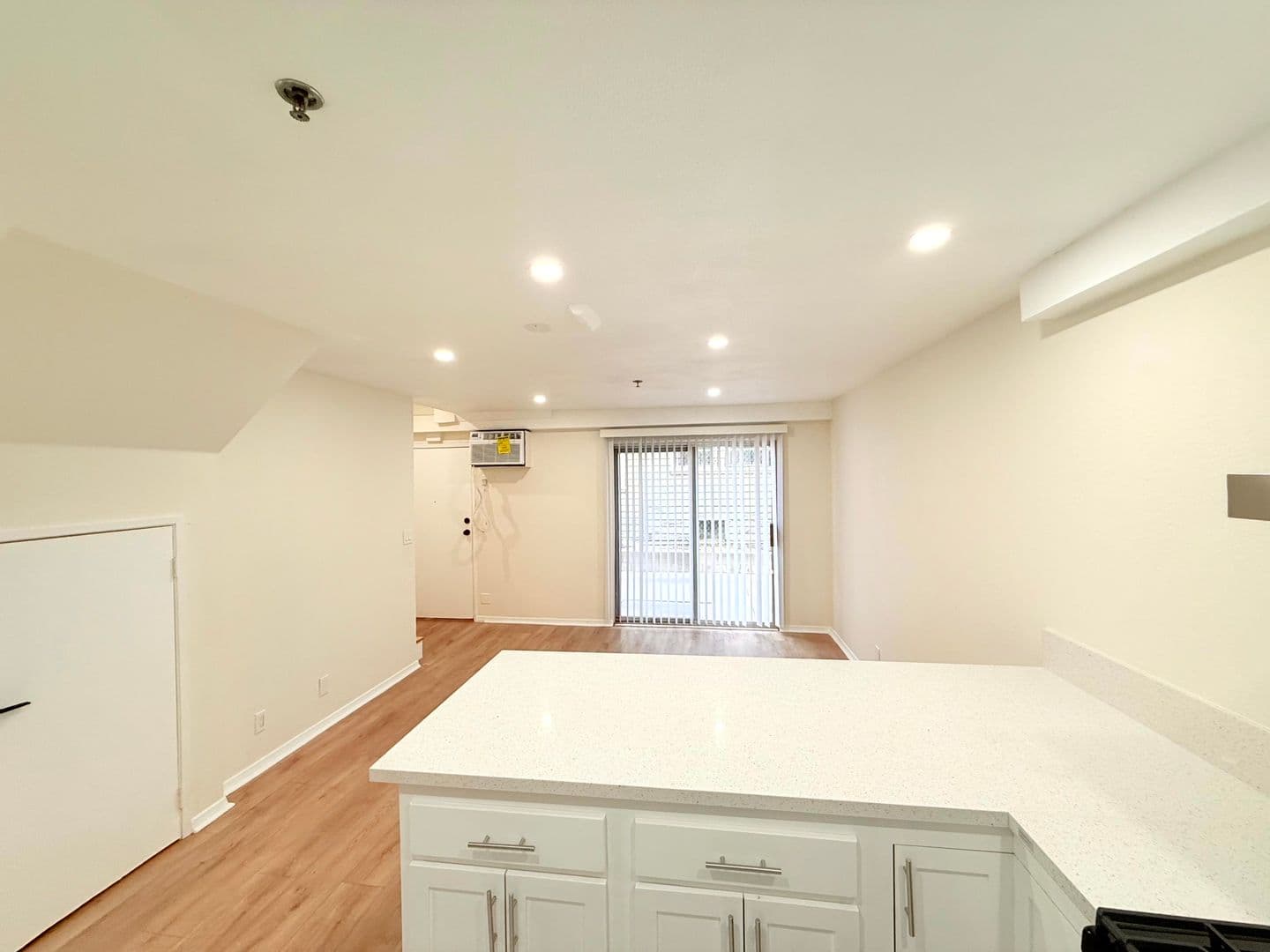Los Angeles Apartment: 432 N Kingsley Dr.