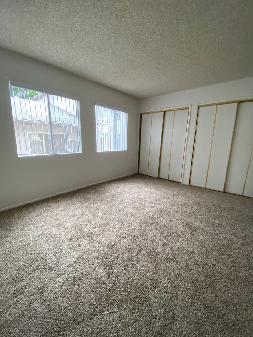 Los Angeles Apartment: 10558 Eastborne Avenue