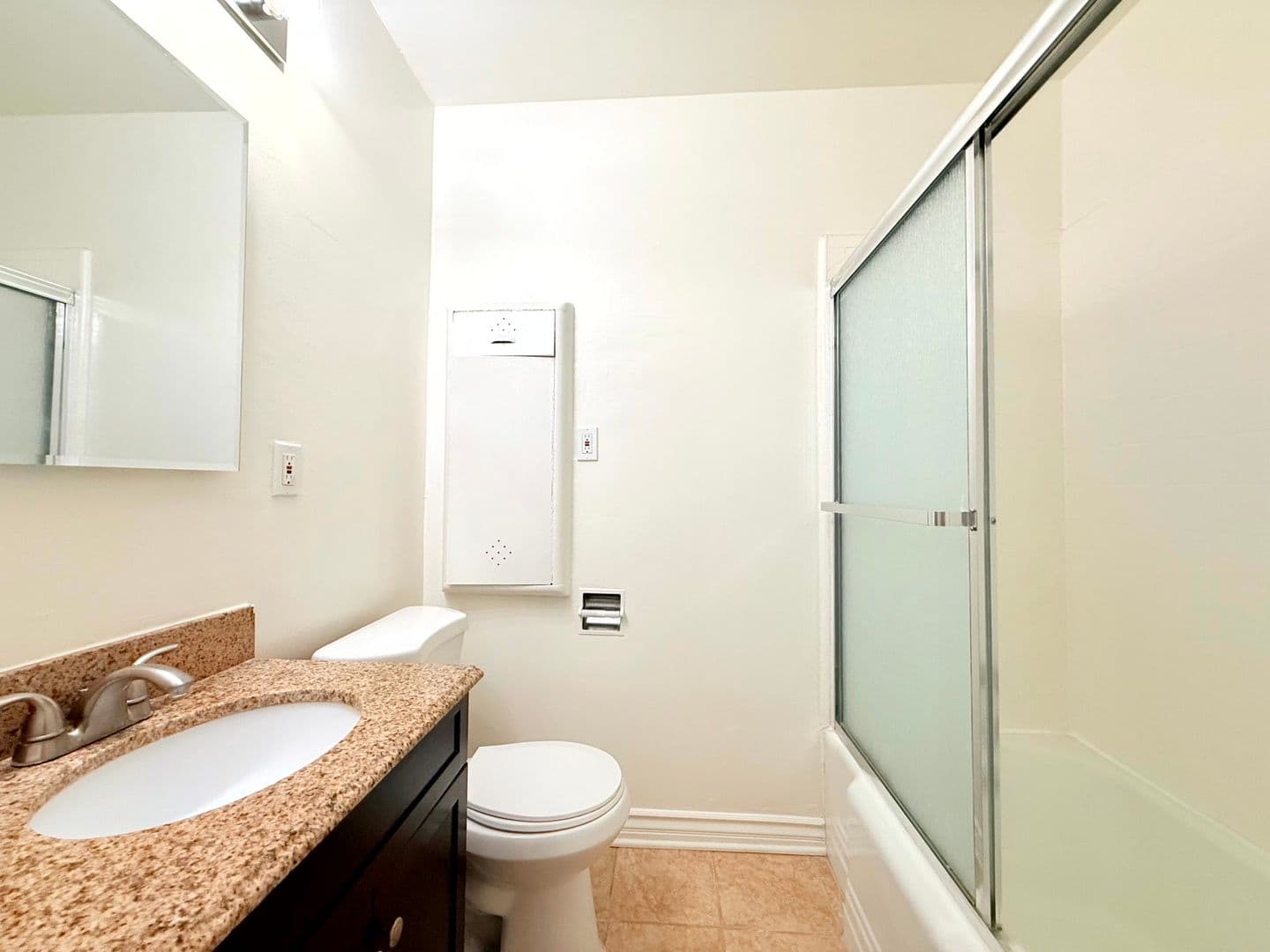 Los Angeles Apartment: 5356 Fountain Avenue/1266 N. Serrano