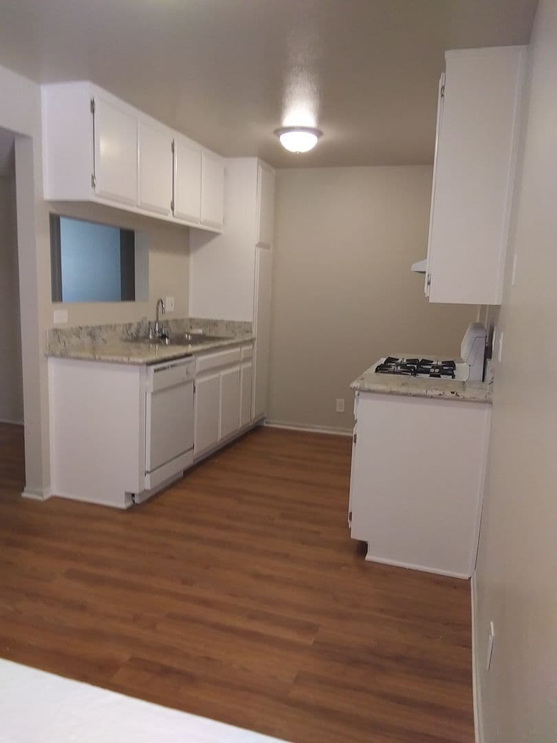 Santa Clarita Apartment: 17740 Scherzinger Lane