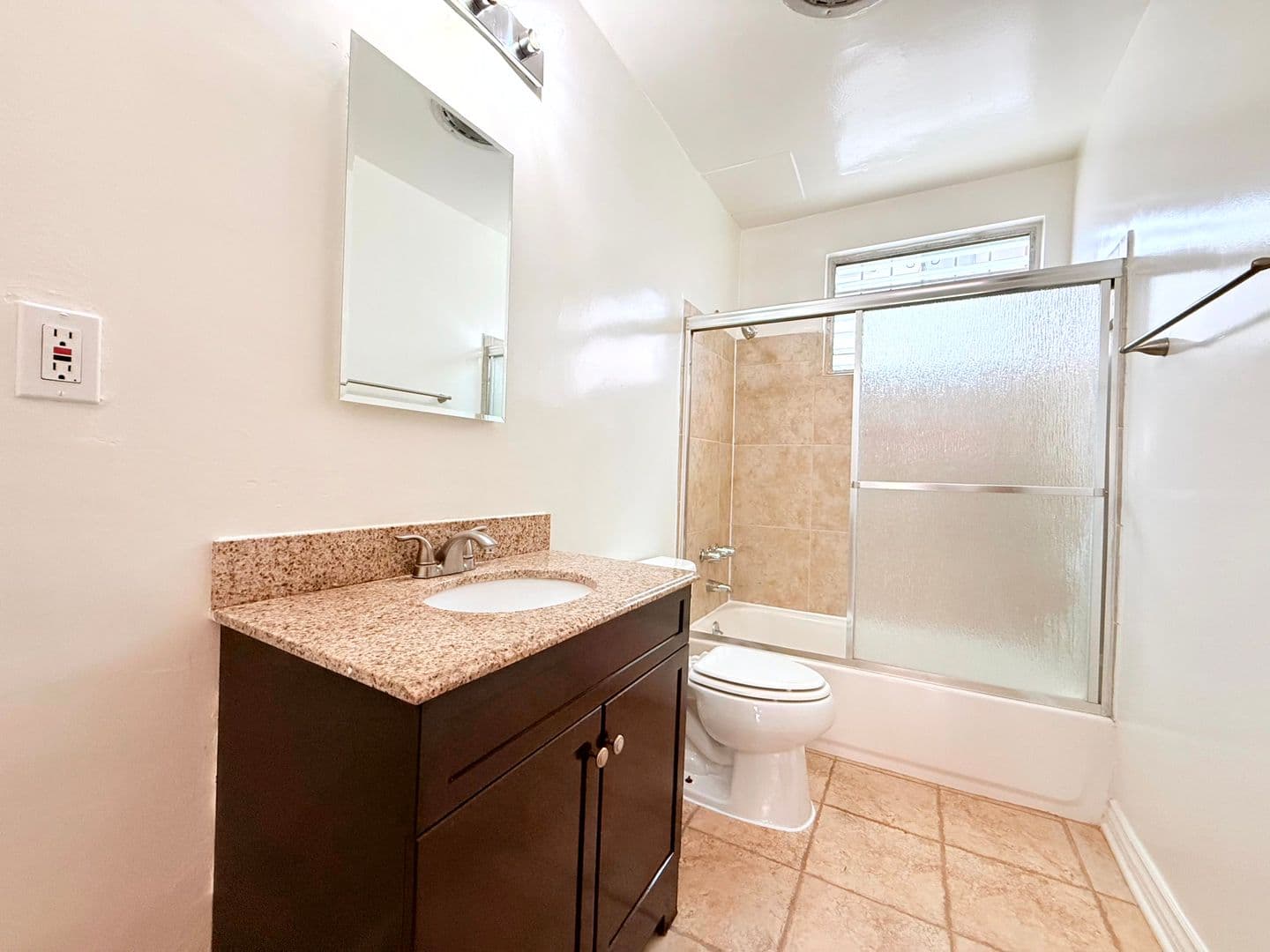 Los Angeles Apartment: 5618 Harold Way