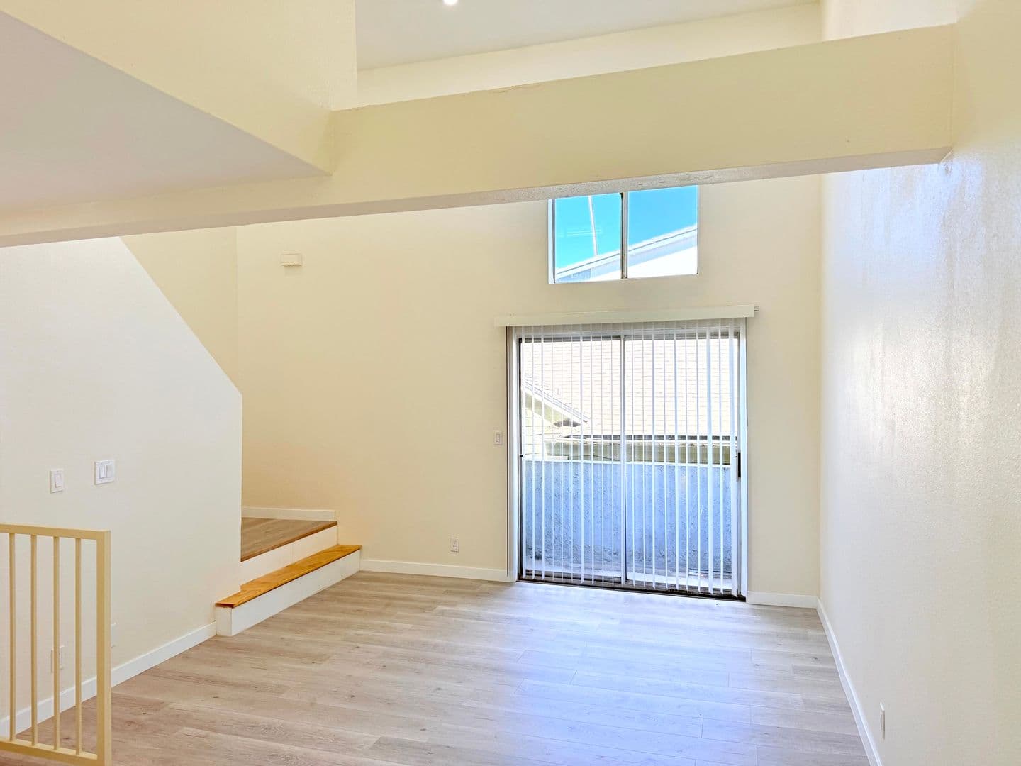 Los Angeles Apartment: 432 N Kingsley Dr.