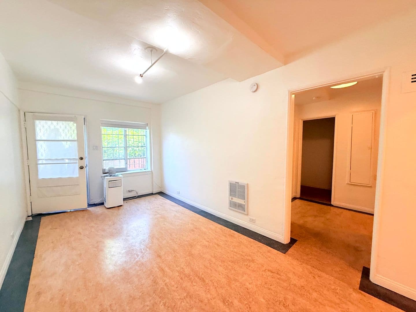 Los Angeles Apartment: 3919 W. 8th Street
