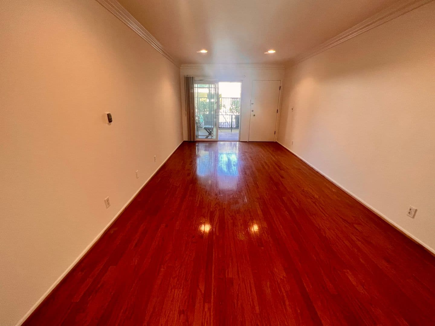 West Hollywood Apartment: 8130 Norton Ave