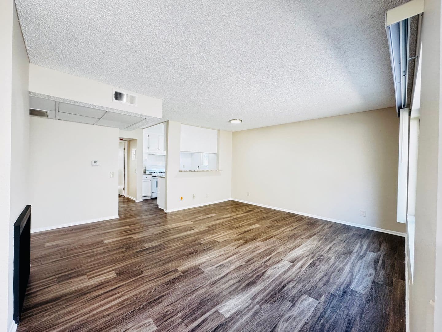 Reseda Apartment: 7259 Baird Avenue