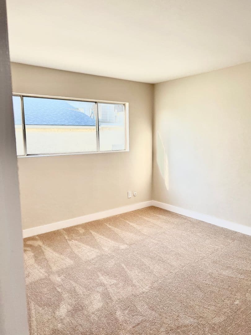 Sherman Oaks Apartment: 4647 Vista Del Monte