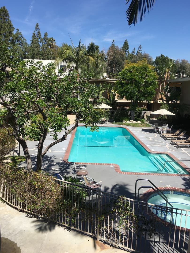 Northridge Apartment: 9600 Reseda Blvd