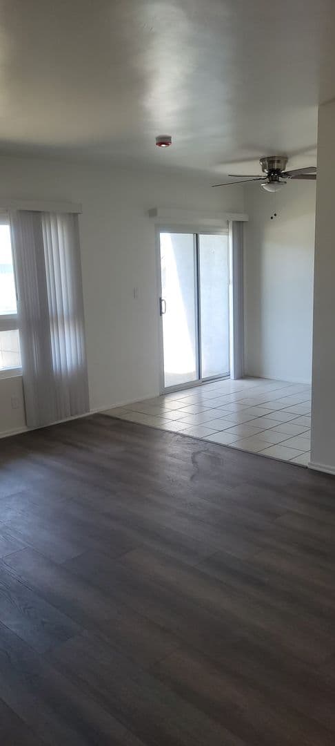 INGLEWOOD Apartment: 265 E BUCKTHORNE STREET