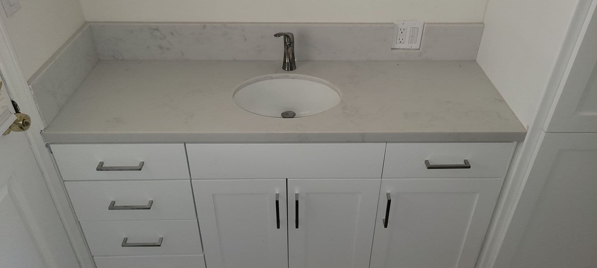 INGLEWOOD Apartment: 265 E BUCKTHORNE STREET