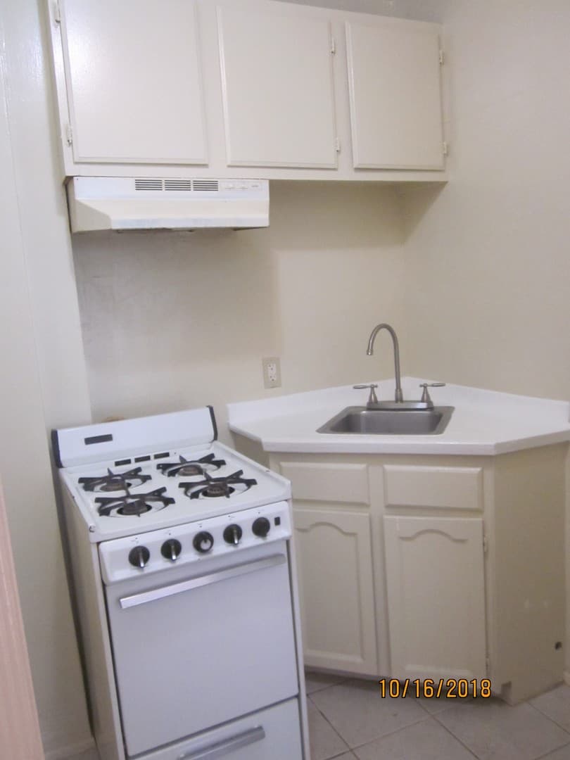 Los Angeles Apartment: 338 N. New Hampshire Ave.