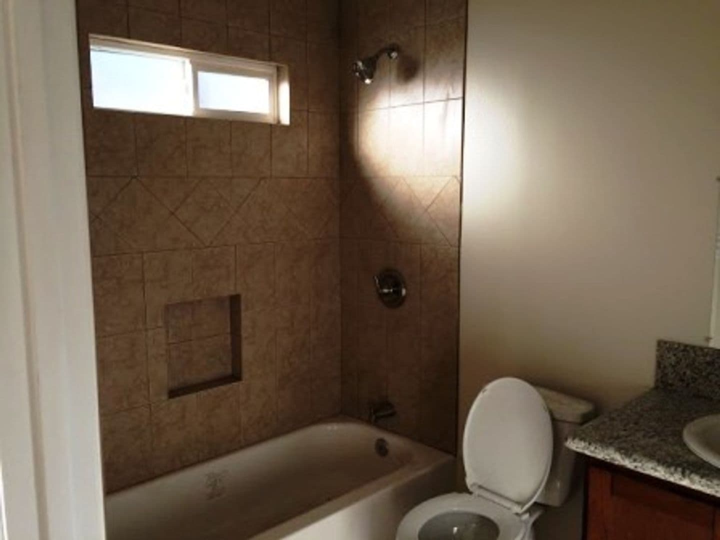 Los Angeles Apartment: 3778 - 3780 S. La Salle Ave.