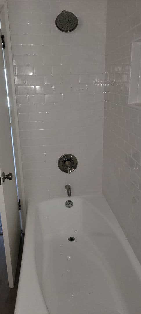 INGLEWOOD Apartment: 265 E BUCKTHORNE STREET