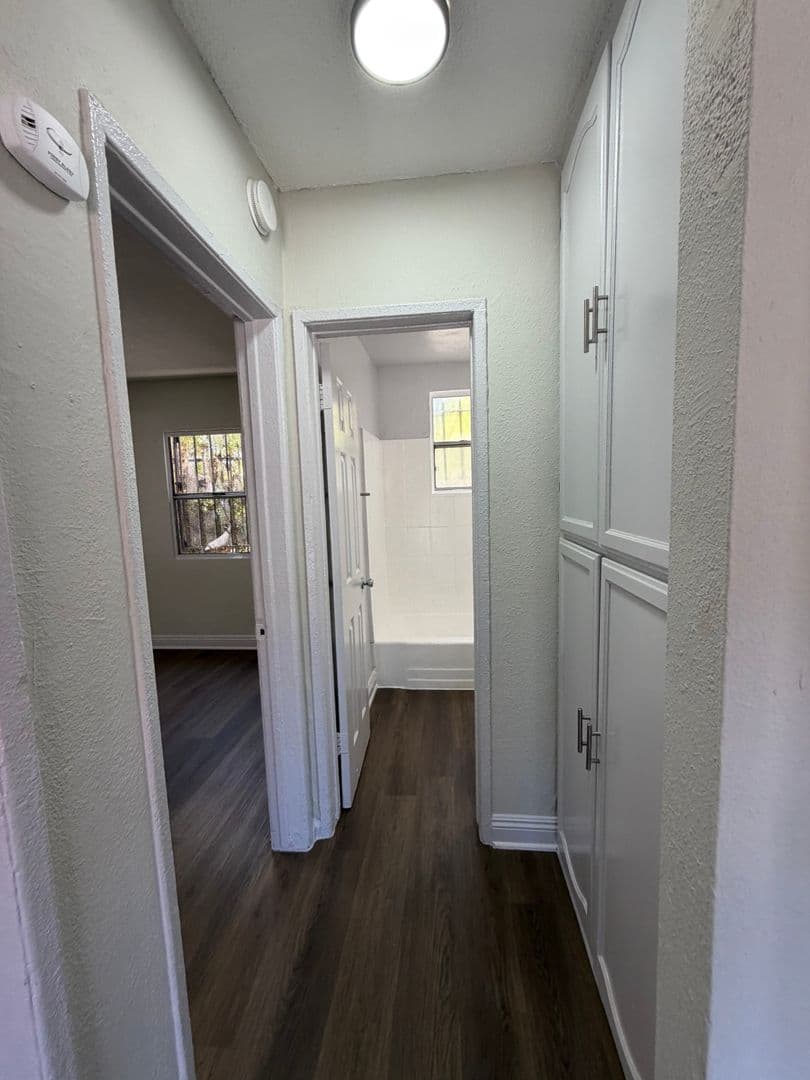 Los Angeles Apartment: 1338 W. 57th Street