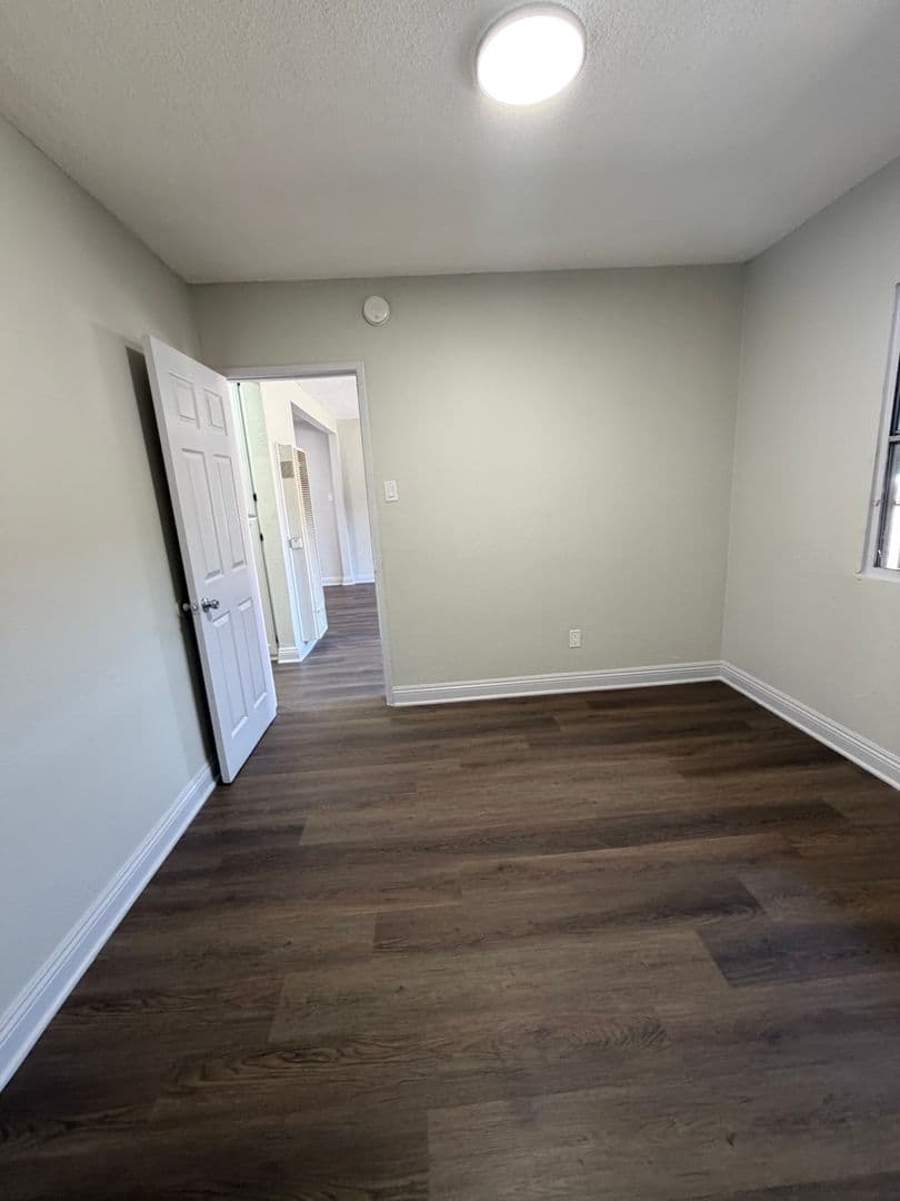 Los Angeles Apartment: 1338 W. 57th Street