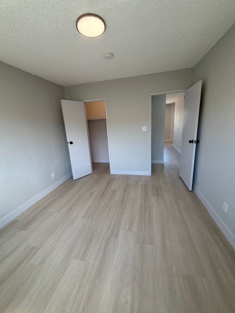 Los Angeles Apartment: 600 W. 93rd Street
