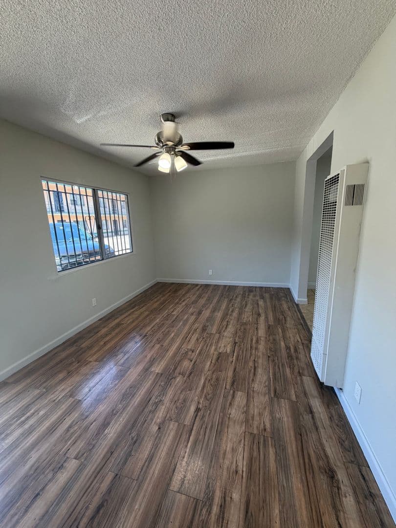 Los Angeles Apartment: 1338 W. 57th Street
