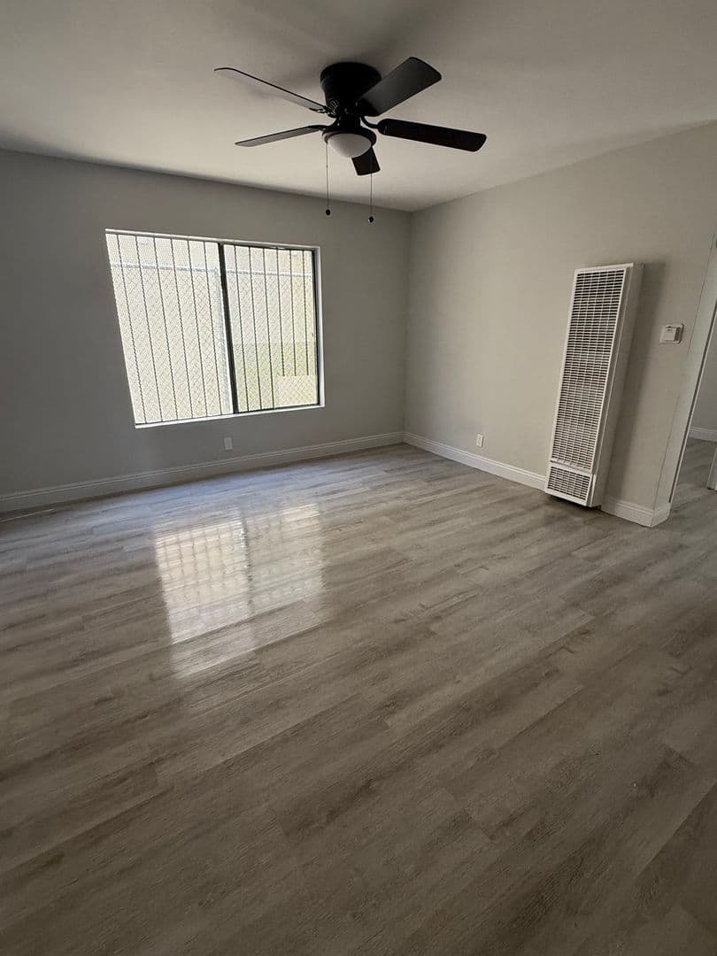Los Angeles Apartment: 5955 S. Main Street