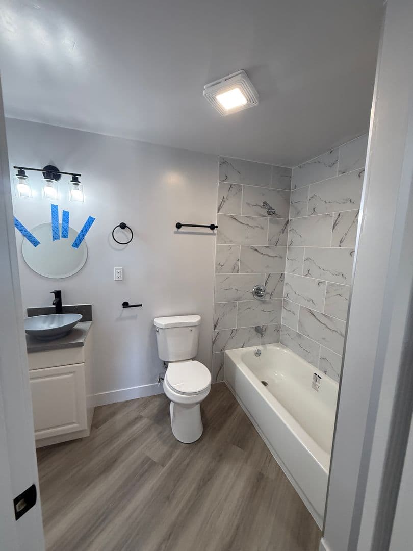 Los Angeles Apartment: 1443 W. 105th Street