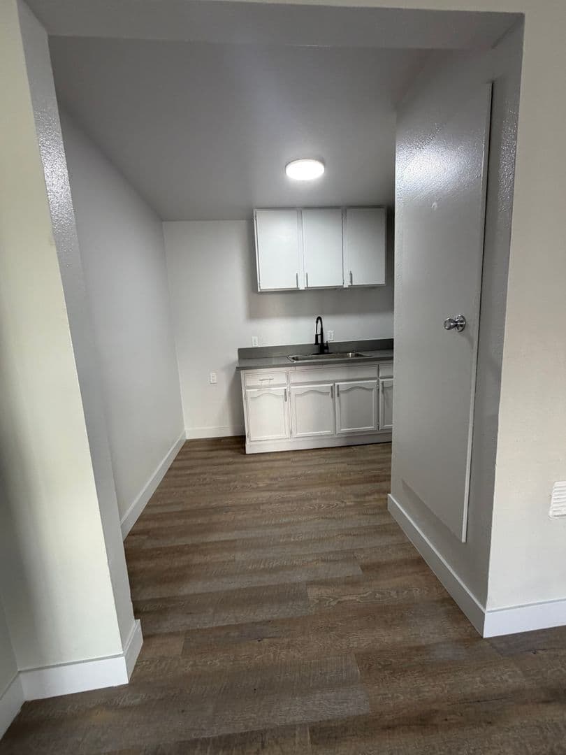 Los Angeles Apartment: 5955 S. Main Street