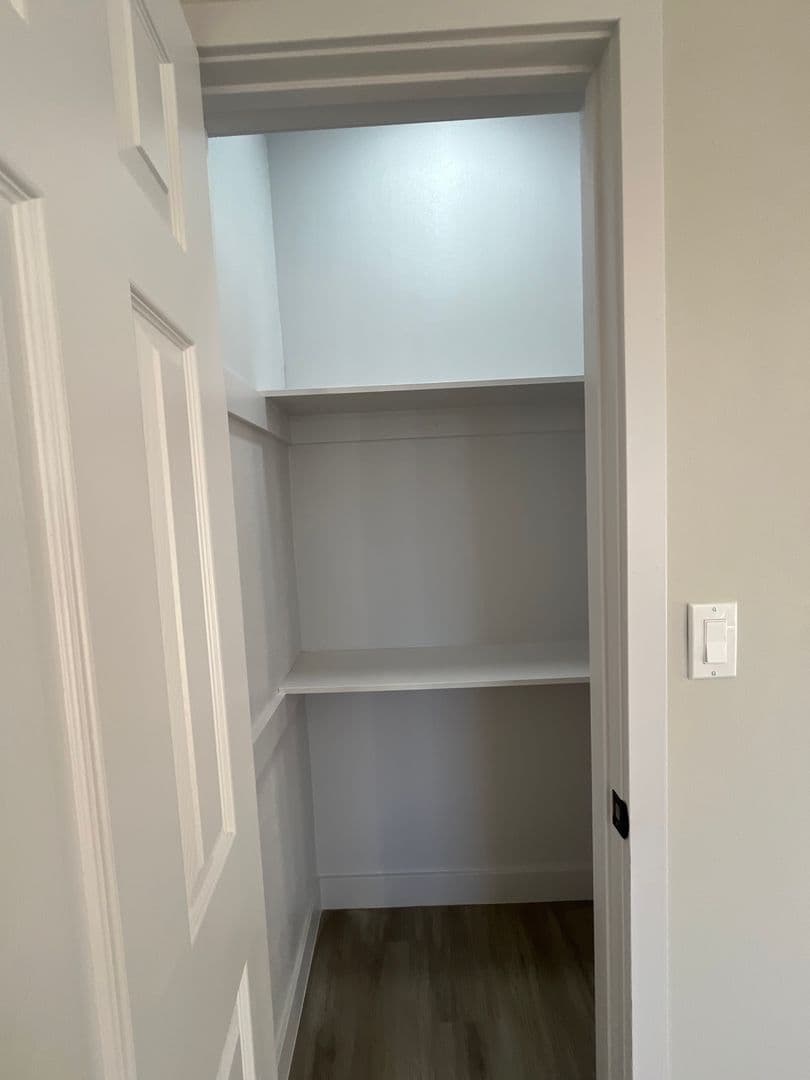 Los Angeles Apartment: 611 W. 46th Street