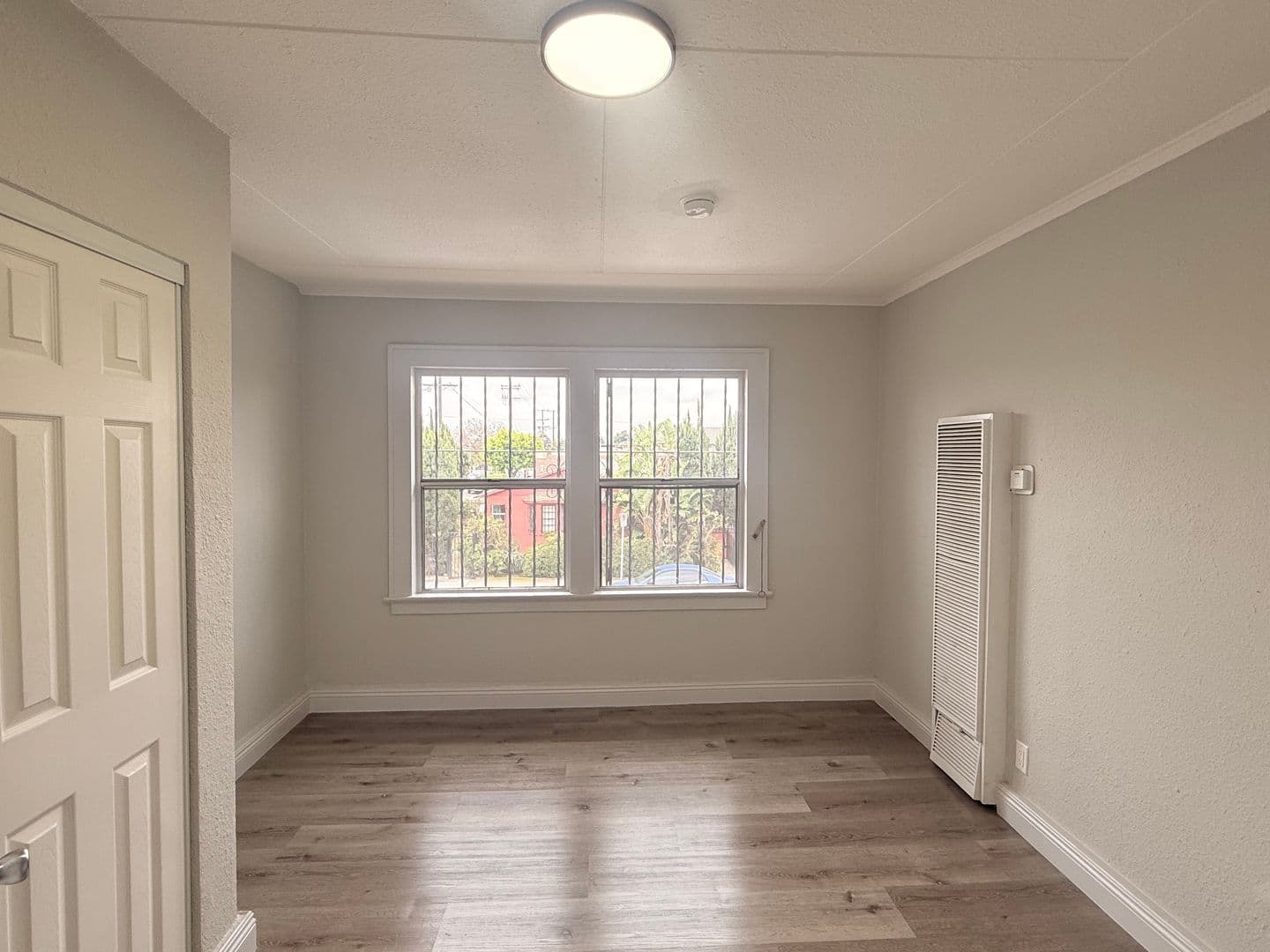 Los Angeles Apartment: 4277 S. Kansas Avenue