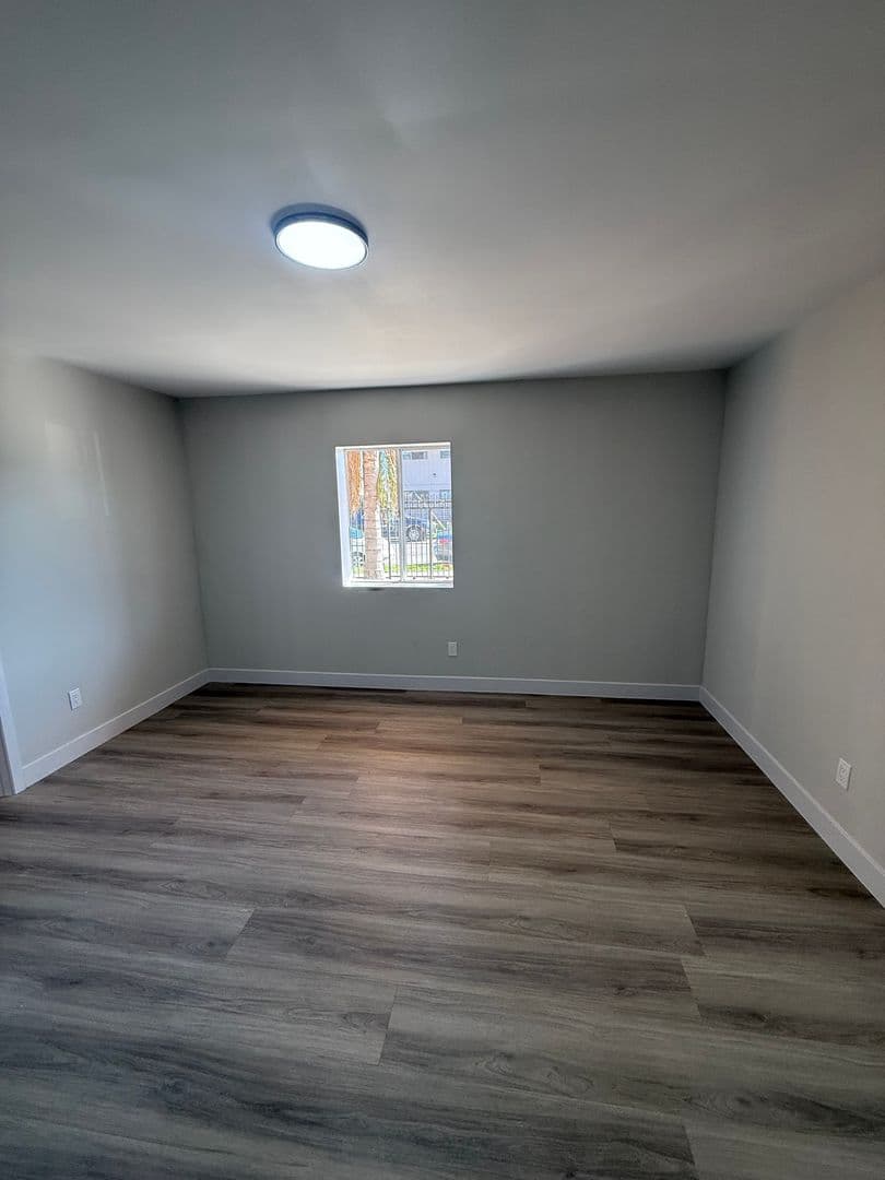 Los Angeles Apartment: 1443 W. 105th Street