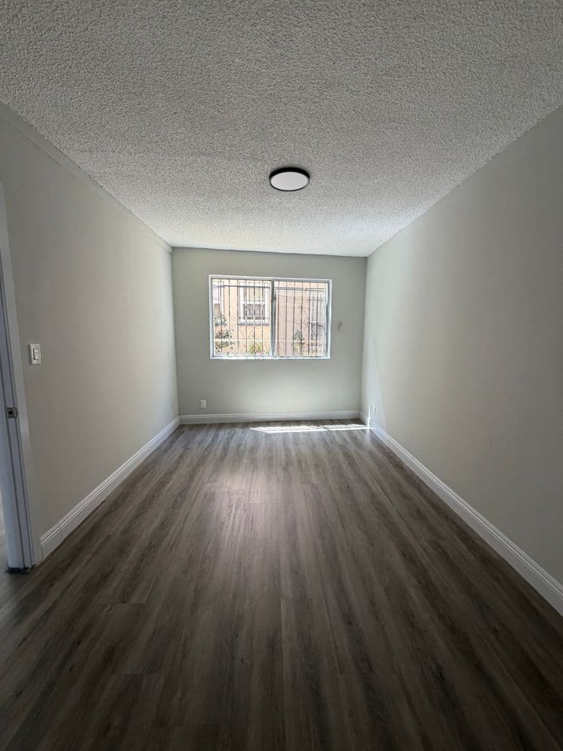 Los Angeles Apartment: 2508 S. West View Street
