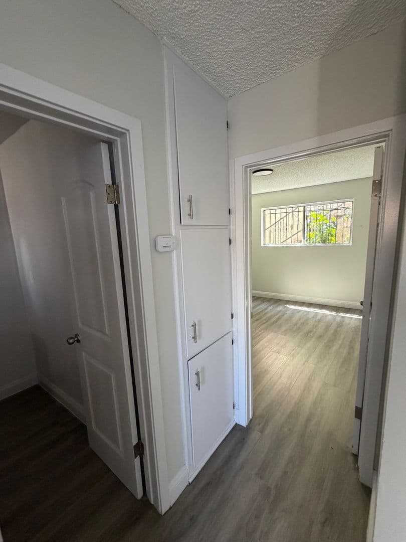 Los Angeles Apartment: 2508 S. West View Street