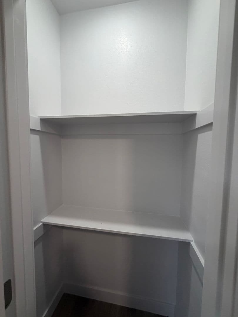 Los Angeles Apartment: 611 W. 46th Street
