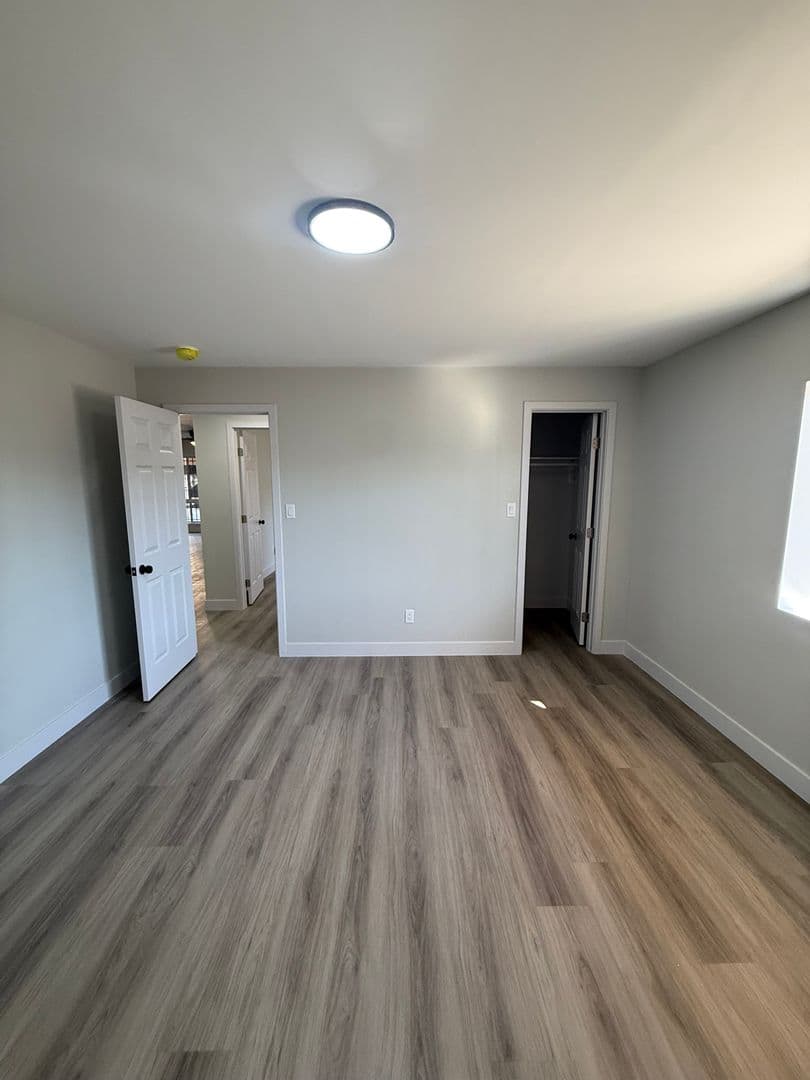 Los Angeles Apartment: 1443 W. 105th Street