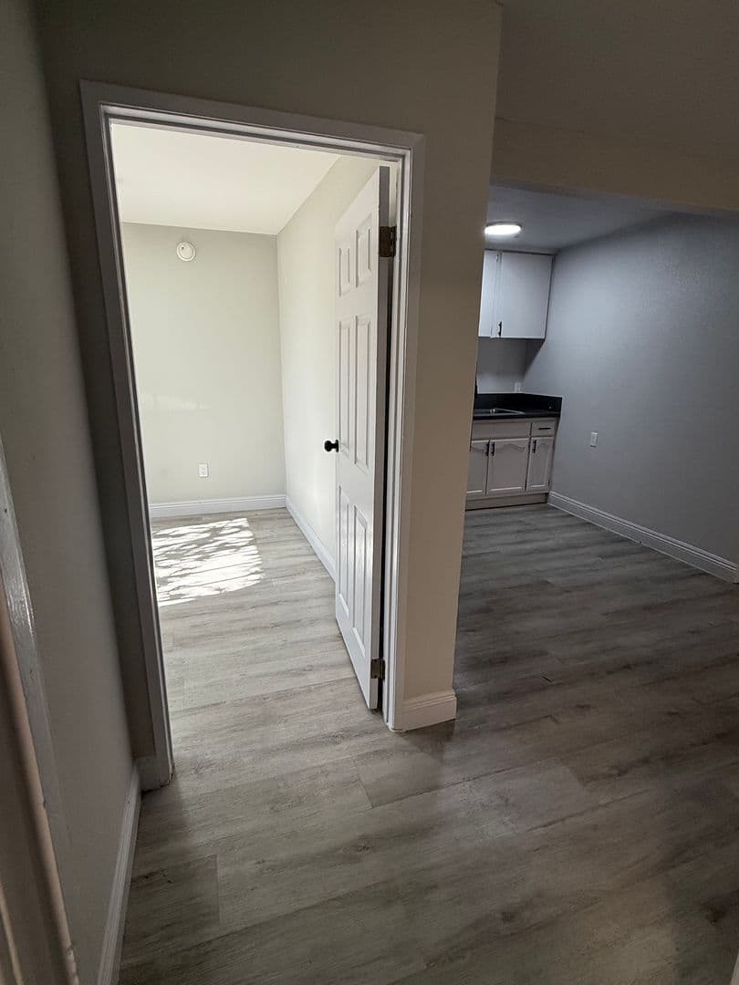 Los Angeles Apartment: 5955 S. Main Street