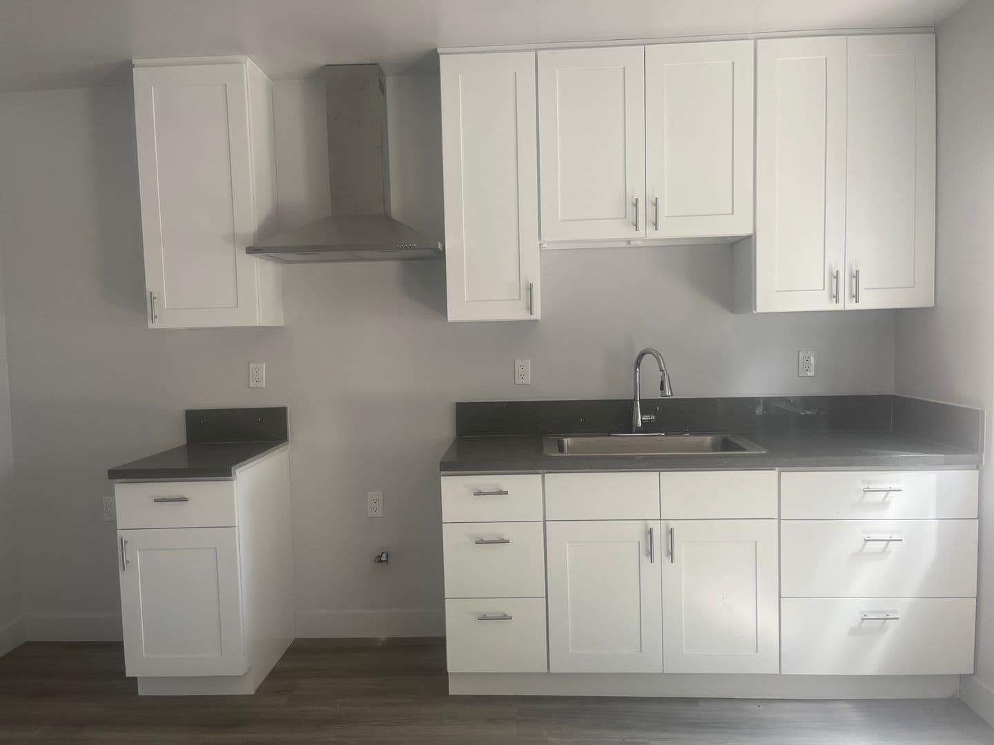 Los Angeles Apartment: 1043 W. 95th Street