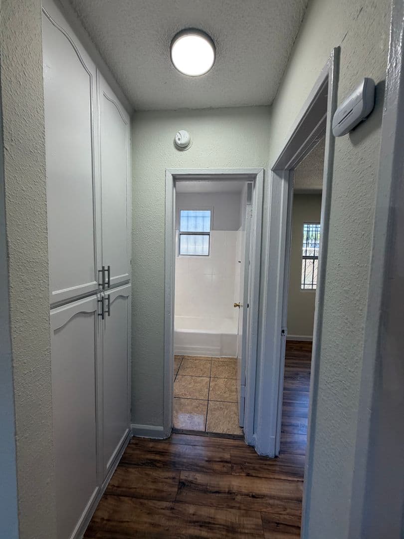 Los Angeles Apartment: 1338 W. 57th Street