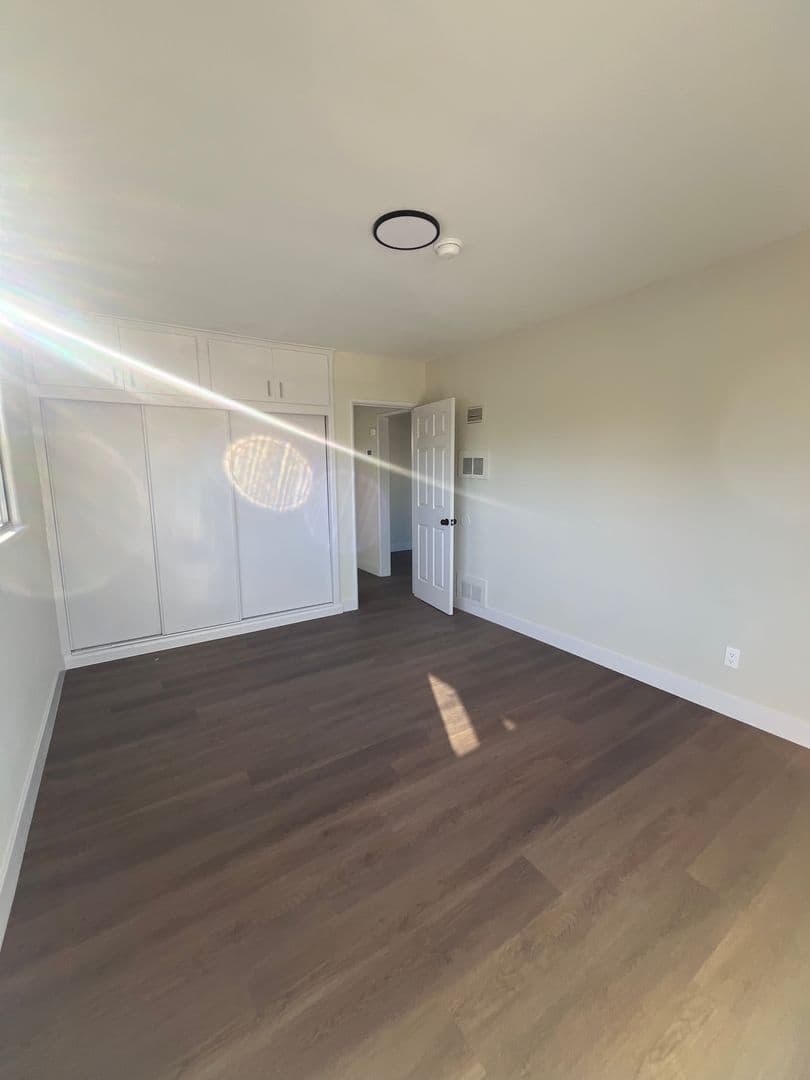 Los Angeles Apartment: 3965 S. Normandie Avenue
