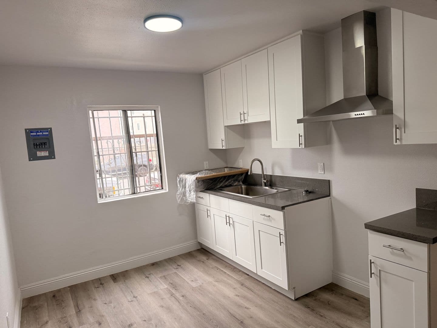 Los Angeles Apartment: 7400 S. Hoover Street