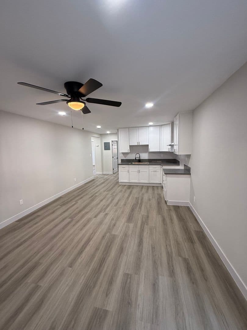 Los Angeles Apartment: 1443 W. 105th Street