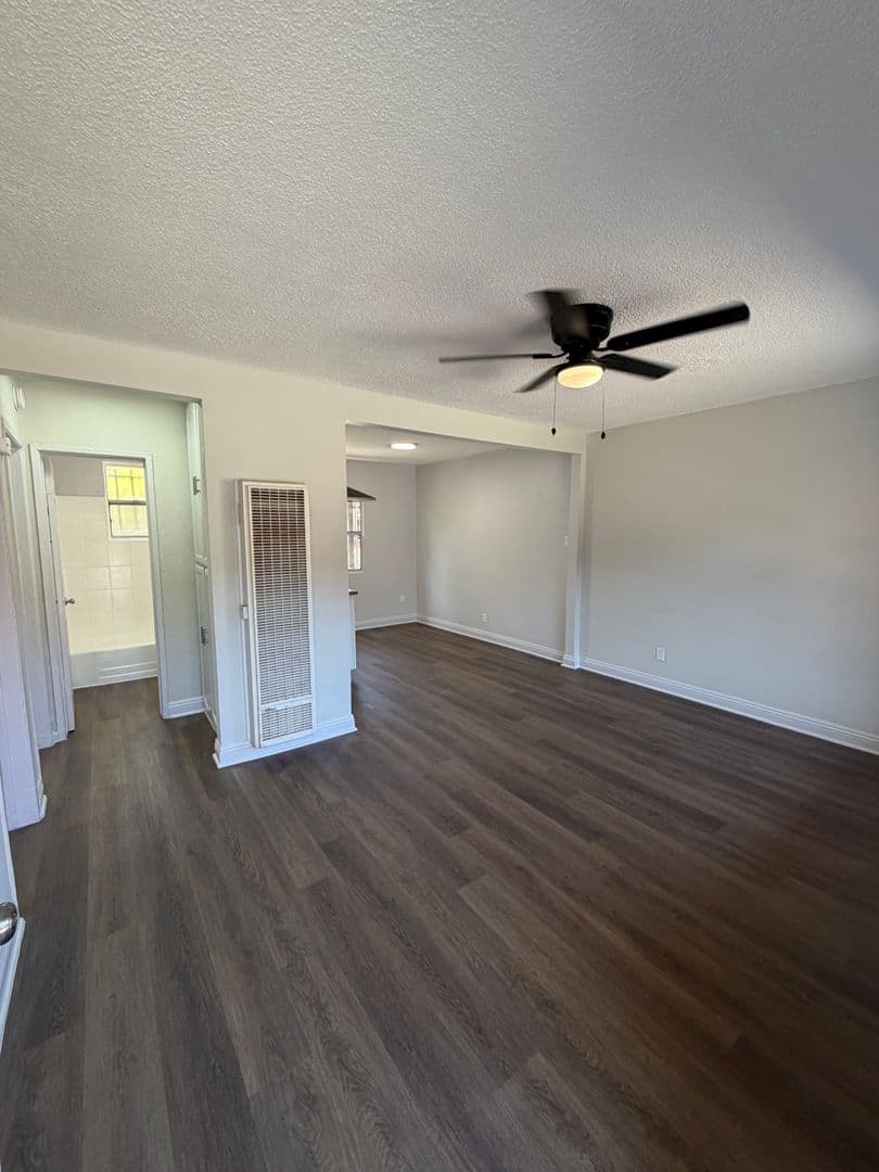 Los Angeles Apartment: 1338 W. 57th Street