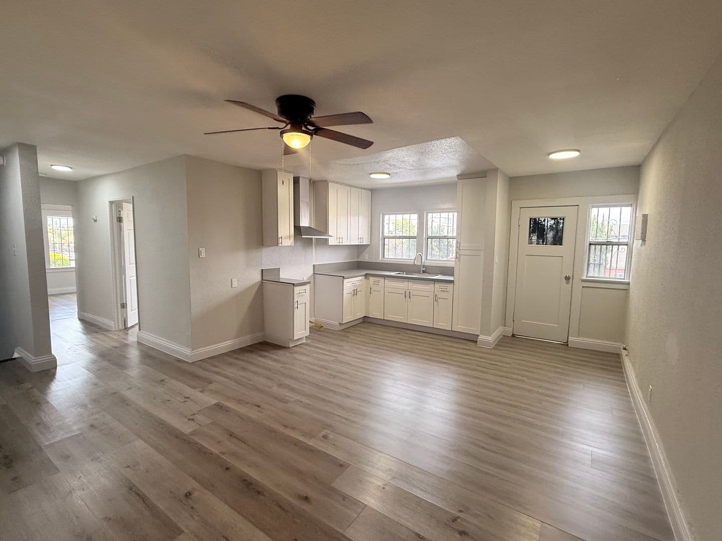 Los Angeles Apartment: 4277 S. Kansas Avenue