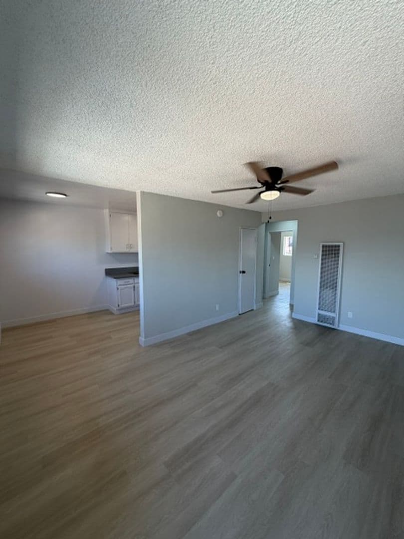 Los Angeles Apartment: 600 W. 93rd Street