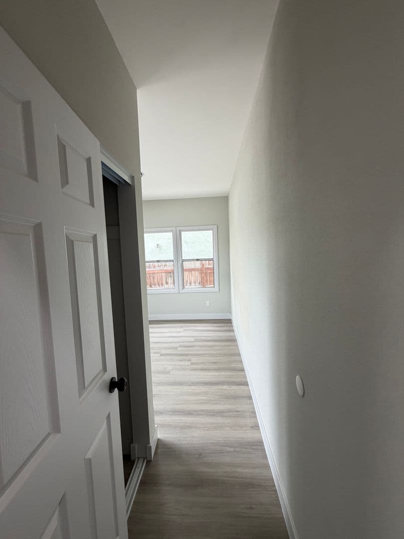 Los Angeles Apartment: 611 W. 46th Street