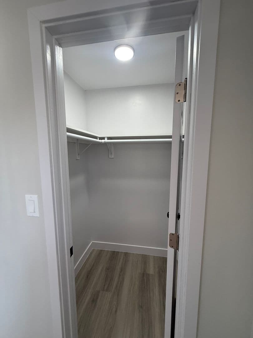 Los Angeles Apartment: 1443 W. 105th Street