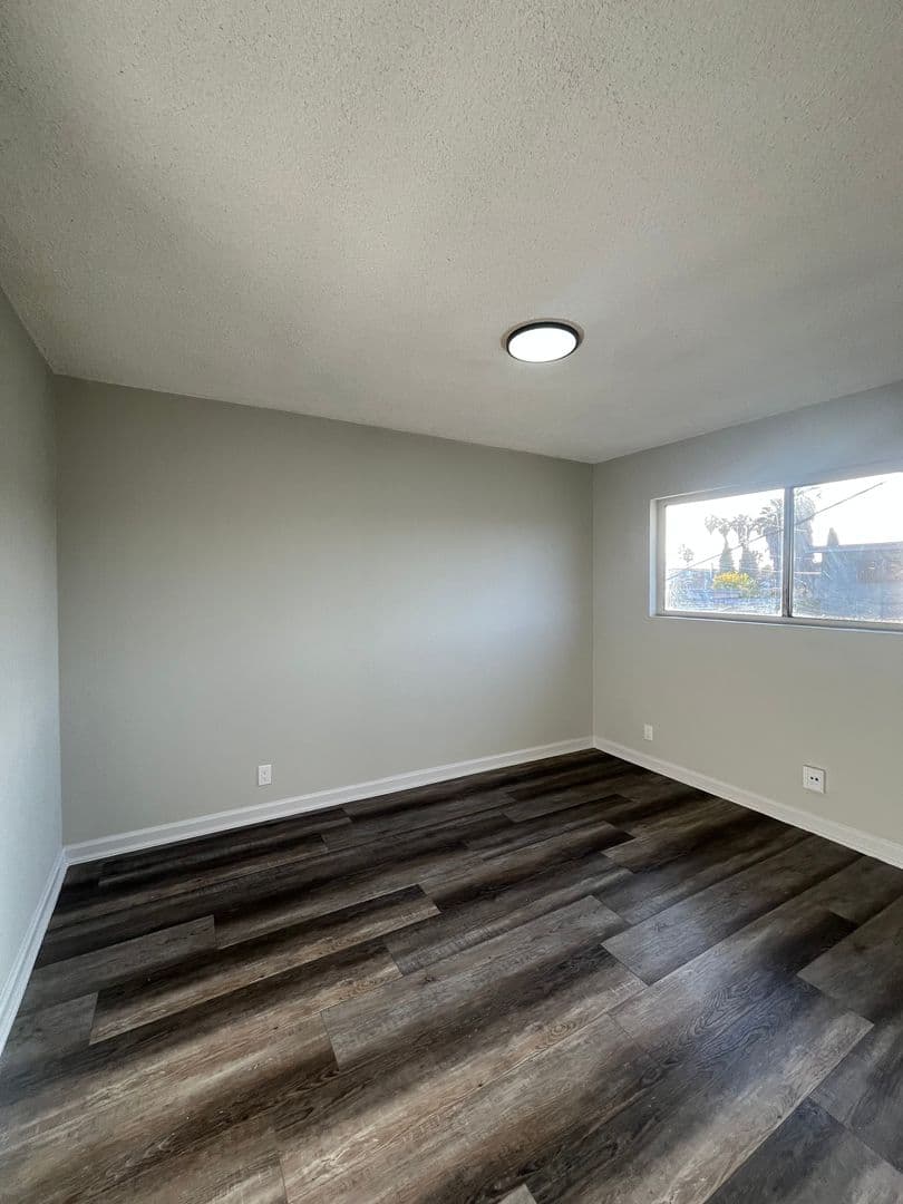 Los Angeles Apartment: 1324 W. 93rd Street