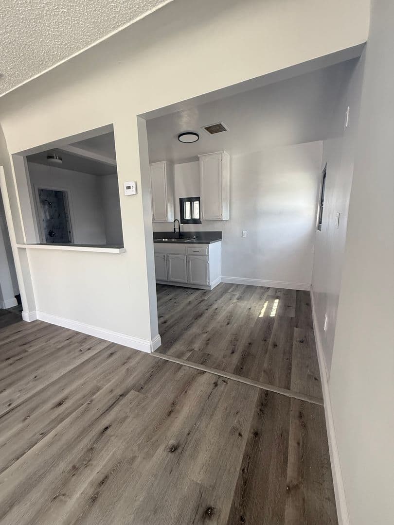 Los Angeles Apartment: 9625 S. Hoover Street
