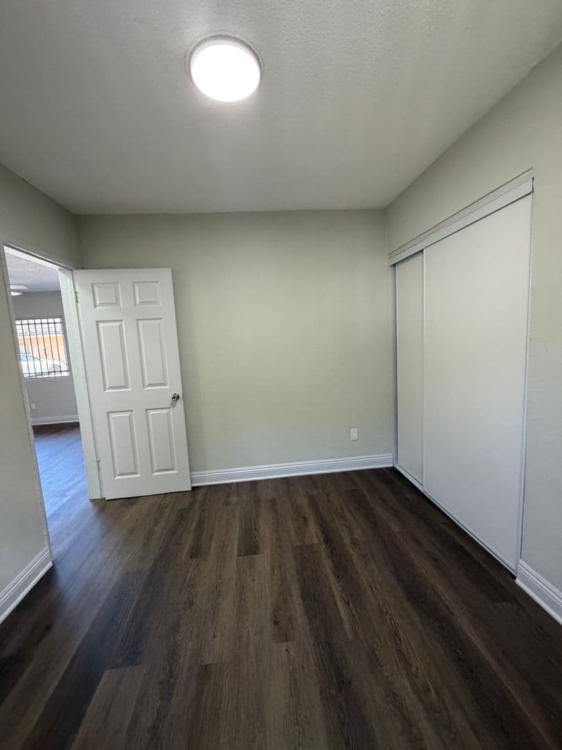 Los Angeles Apartment: 1338 W. 57th Street