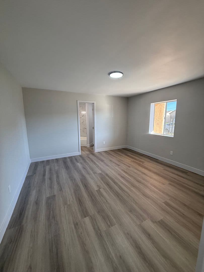 Los Angeles Apartment: 1443 W. 105th Street
